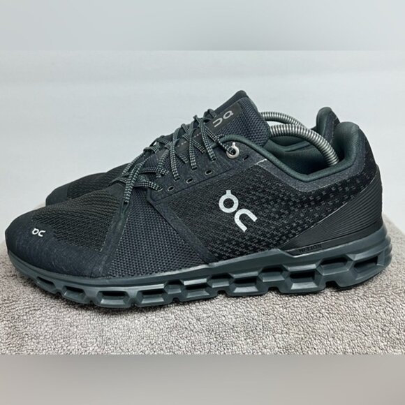 On Cloud Mens Mono Black Cloudstratus Trail Running Hiking Shoes SIZE 10 CLEAN - Picture 1 of 11